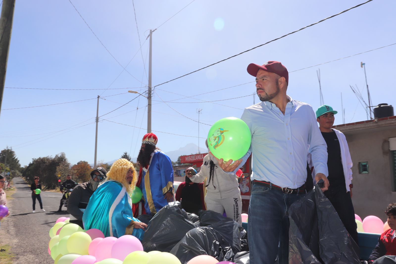 Festeja ayuntamiento de Tzompantepec a niños por el Día de Reyes